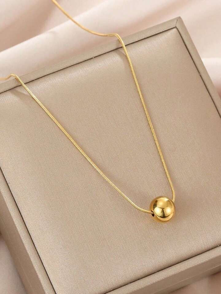 Moi Necklace