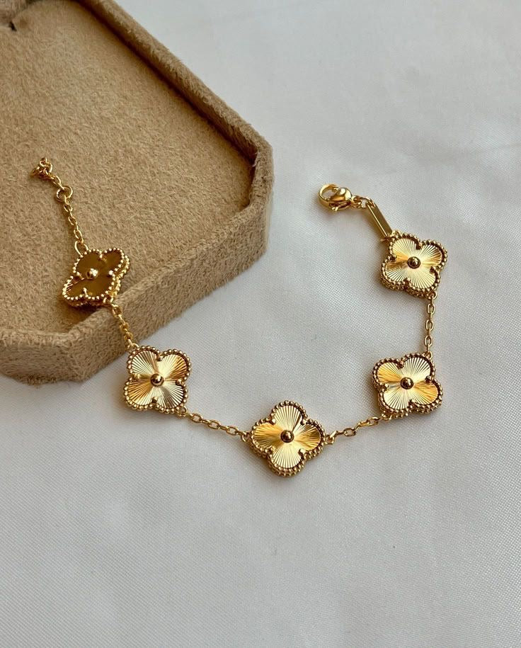 Vancleef Clover Bracelet