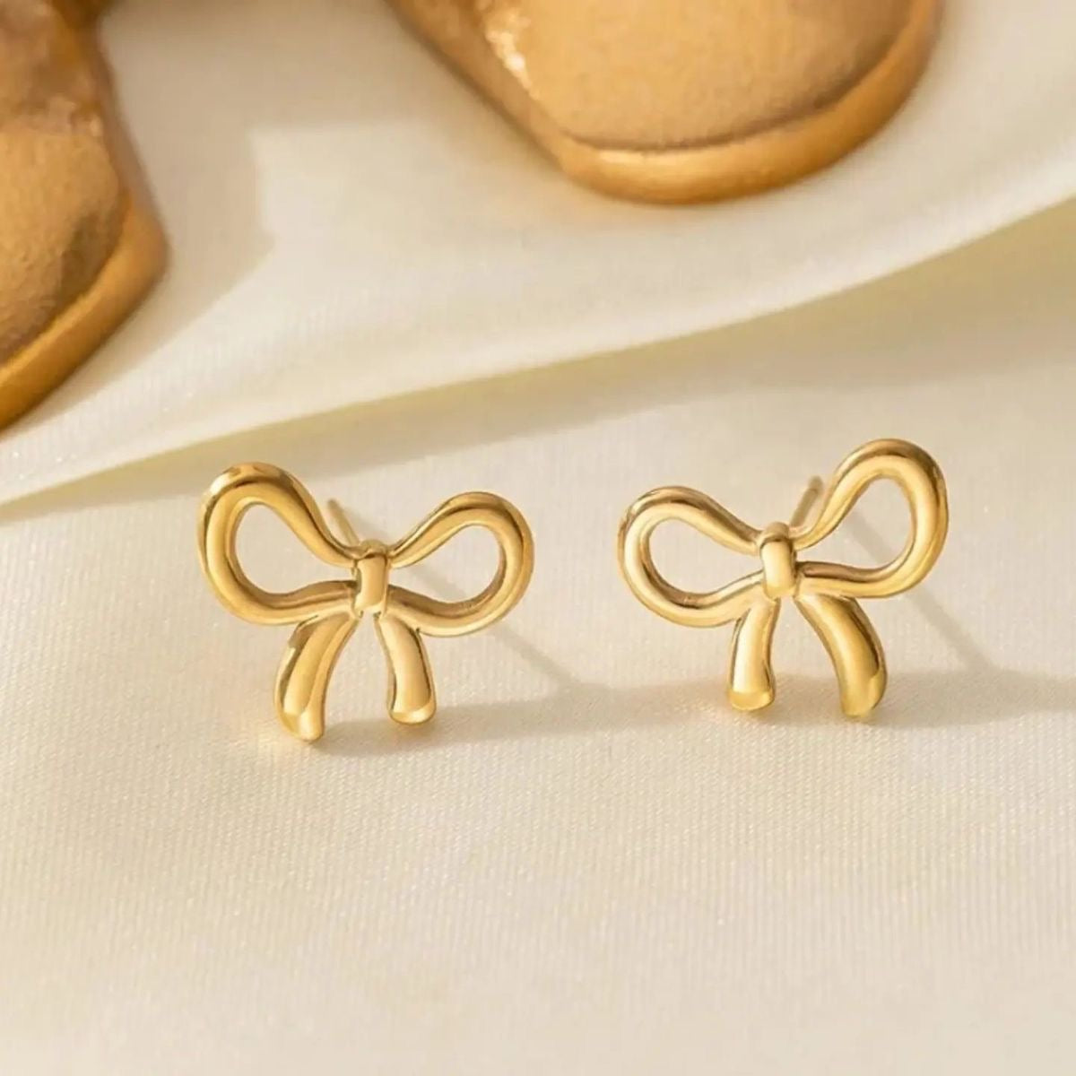 Bow Earring