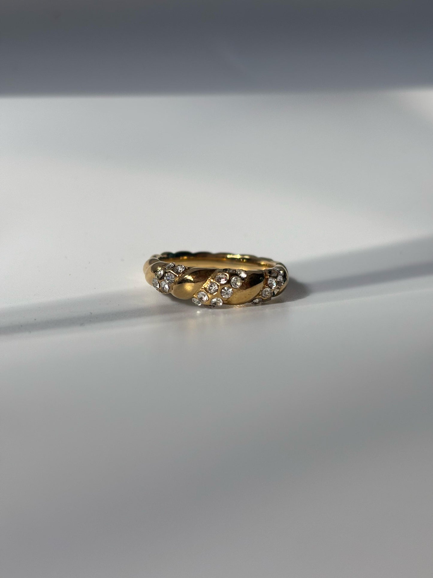 Lune Minimalist Ring