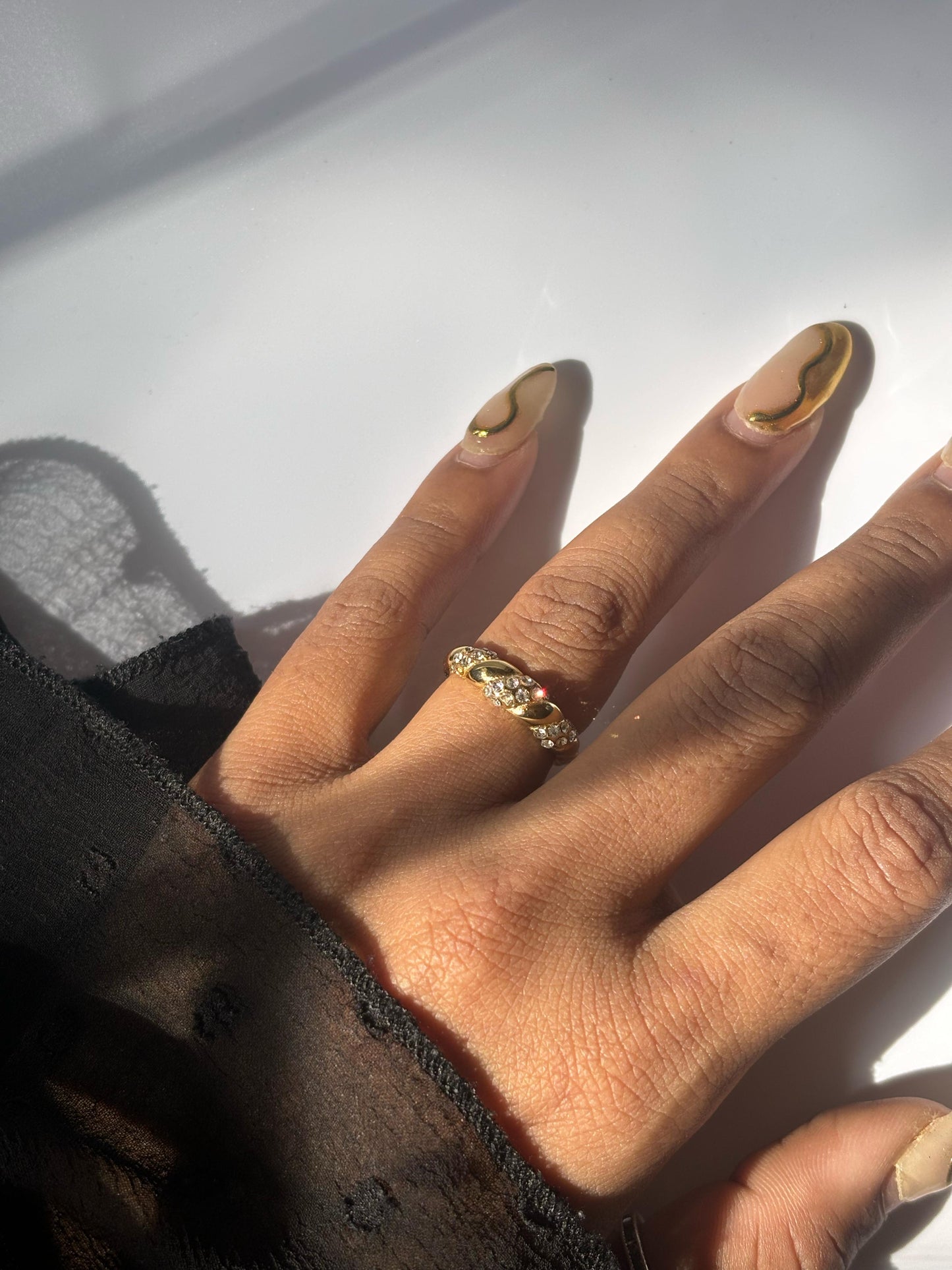 Lune Minimalist Ring