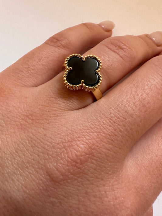 Clover Rings