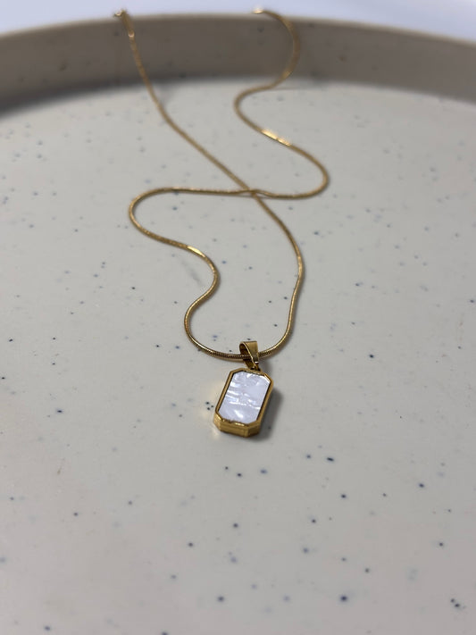 Veloura Necklace