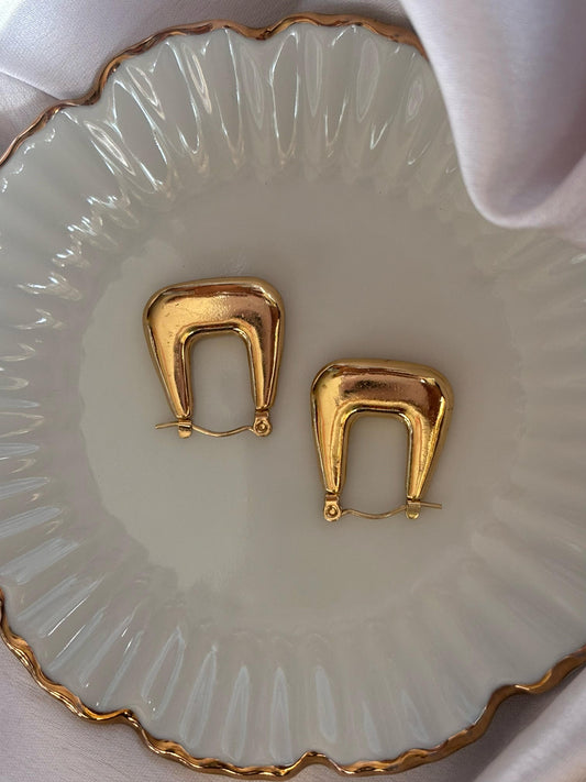 Clara Hoops