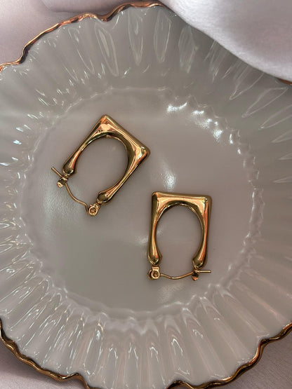 Margot Hoops