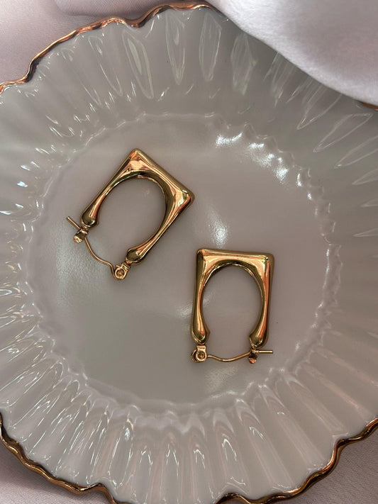 Margot Hoops