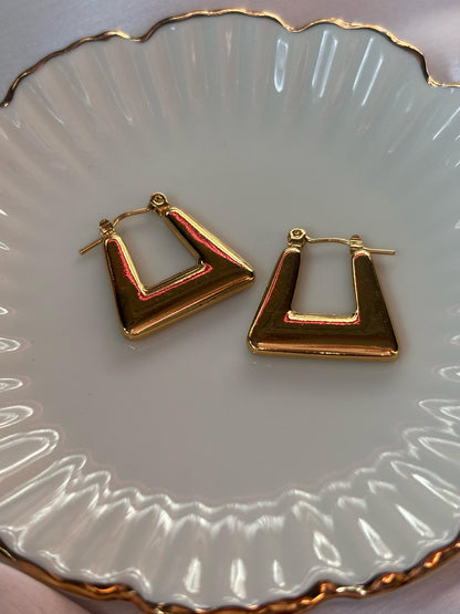 Isabella Hoops