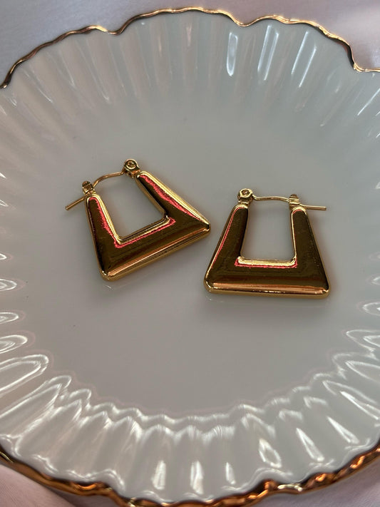 Isabella Hoops