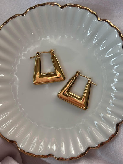 Isabella Hoops