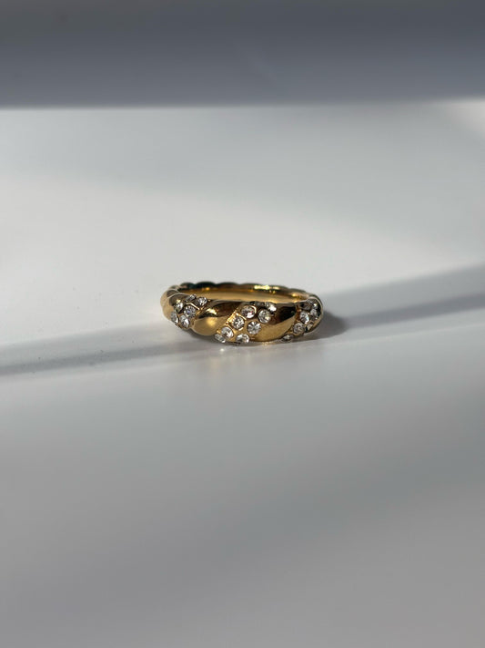 Lune Minimalist Ring
