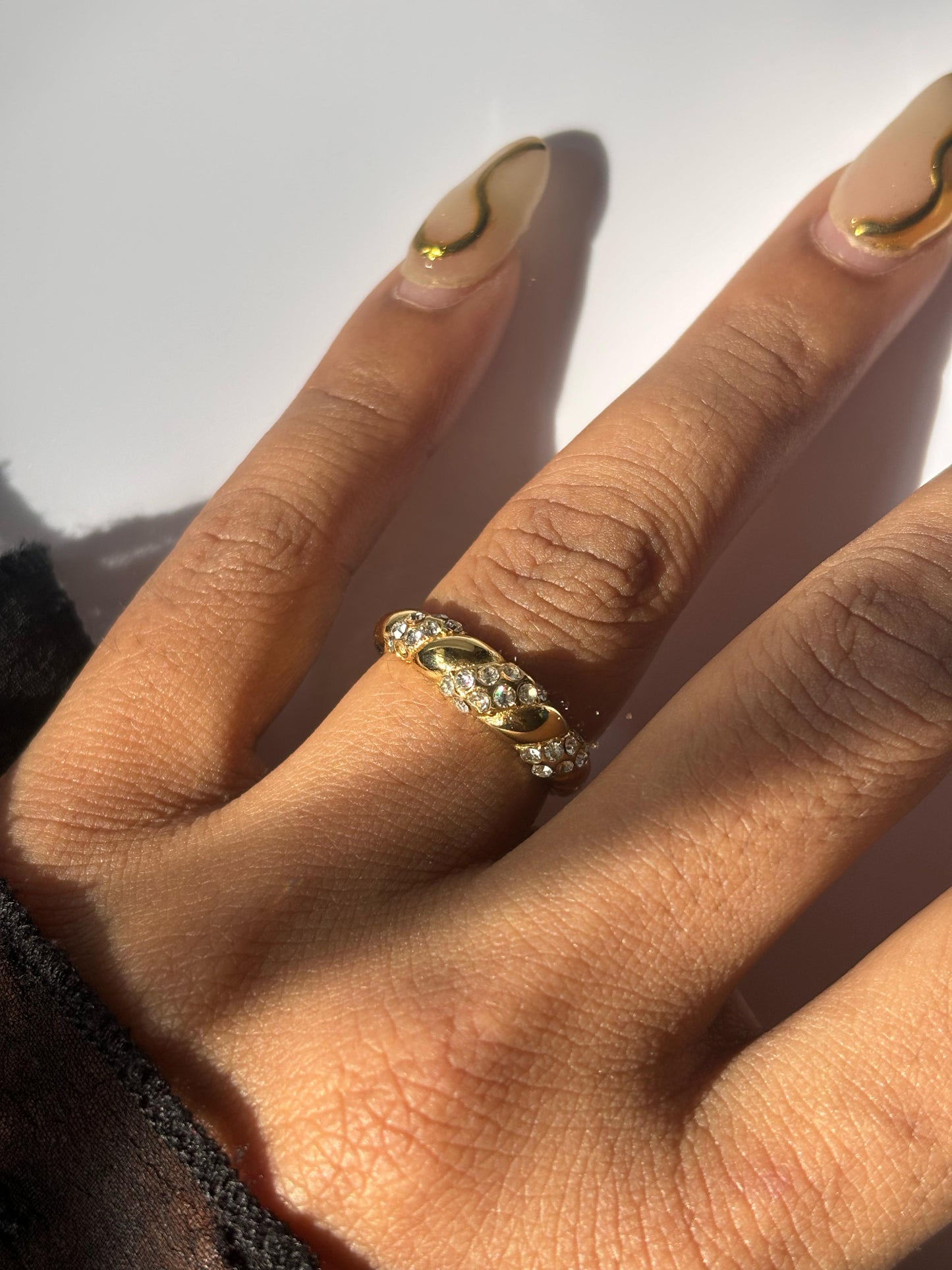 Lune Minimalist Ring