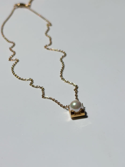 Pearlia Necklace